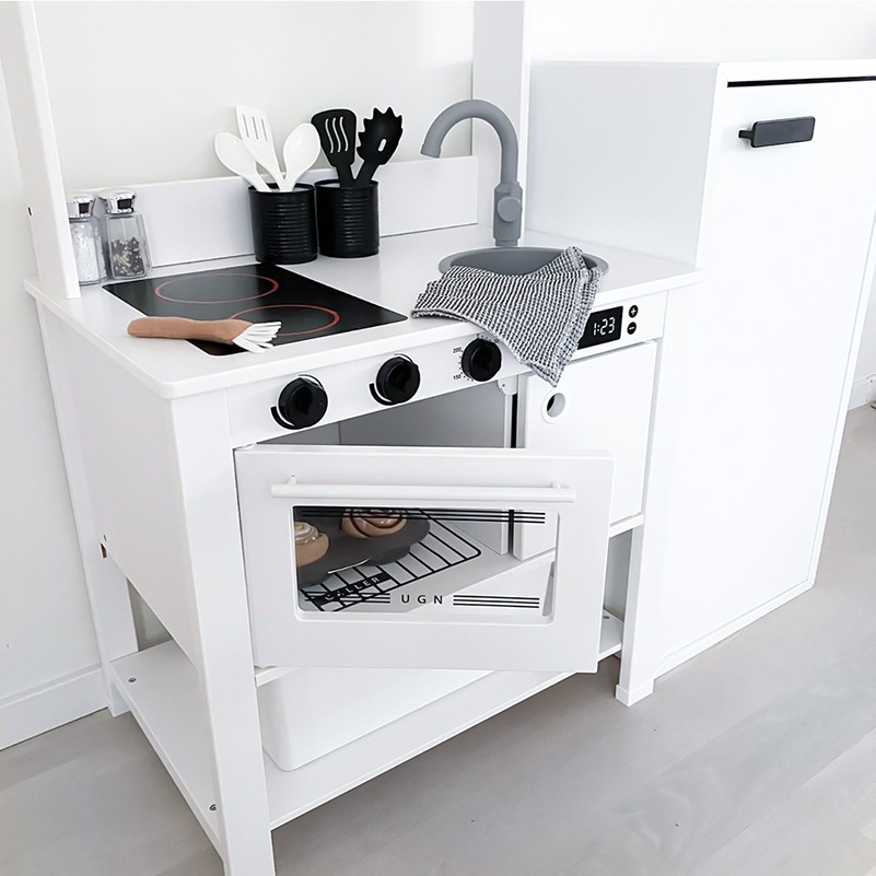 Spisig play kitchen • Kulform • Details for play kitchens Fun Ikea hack!